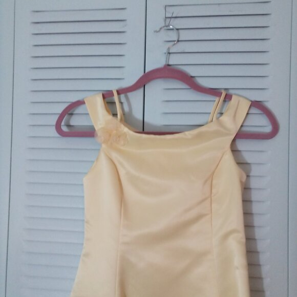 VTG JESSICA McCLINTOCK 10 PALE YELLOW SATIN OFF THE SHOULDER DRESS TULLE LINED - Picture 5 of 9